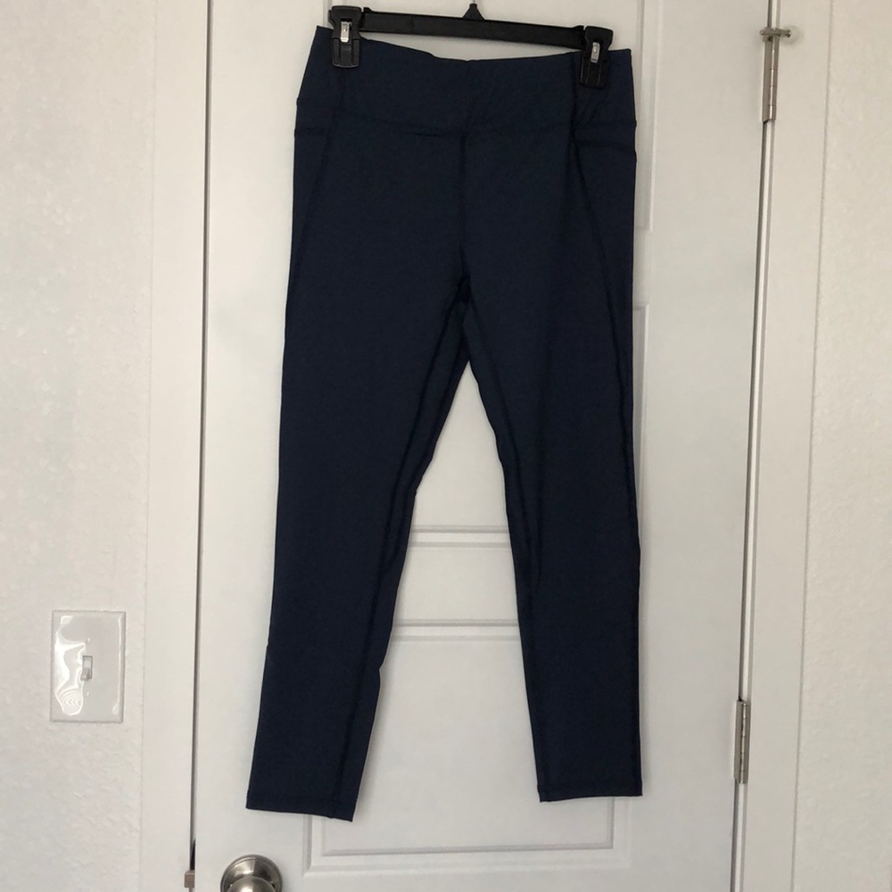 Virus 7/8 workout pants. Sz M. Navy & Pink.